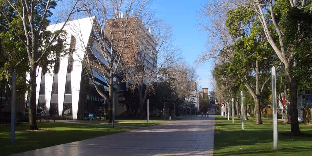 University of Wollongong – University Guide for GCC and Southeast Asian Students